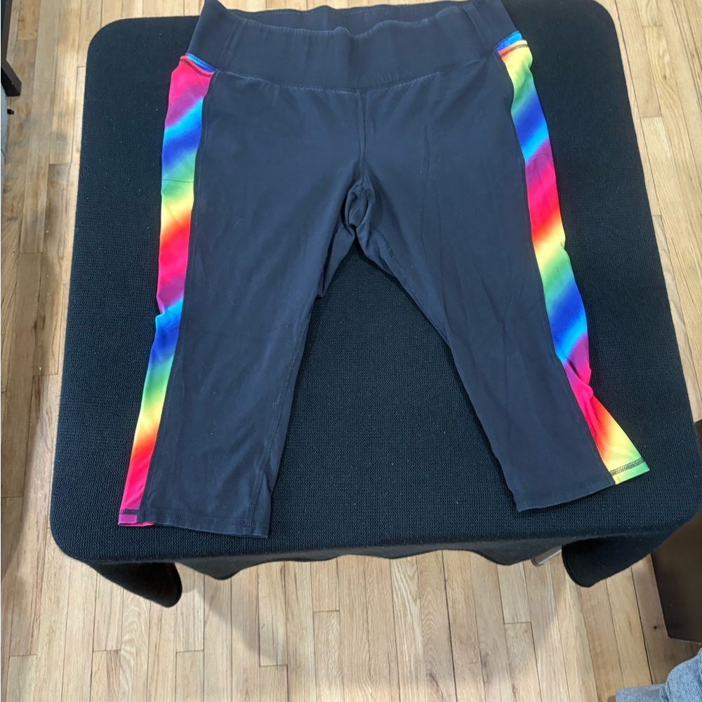Women’s Rainbow Stripe Capri’s 22/24